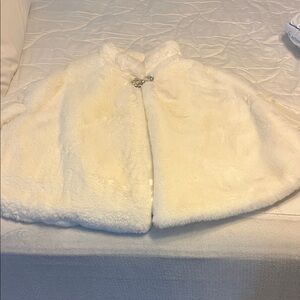 Elegant white Cape Coat